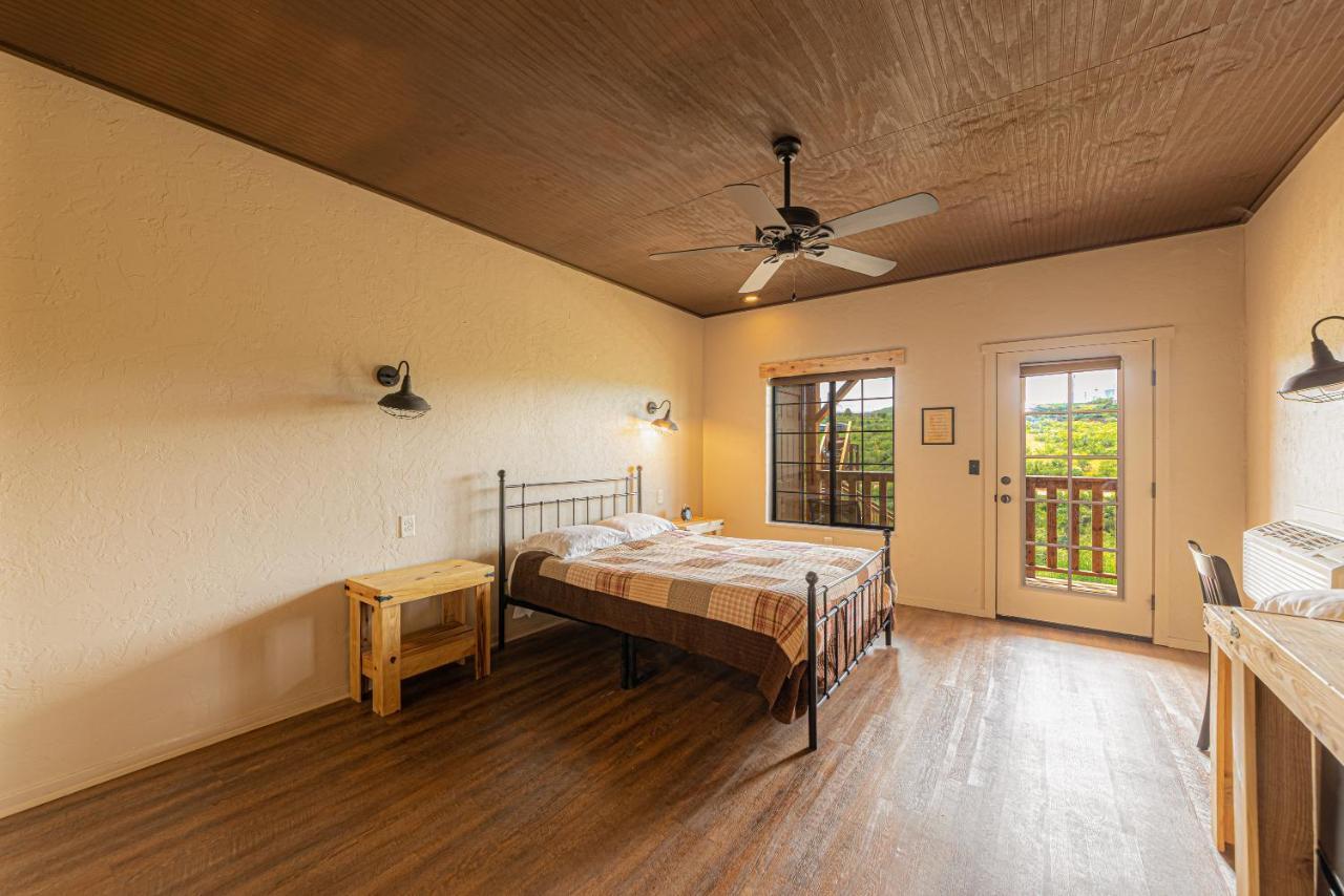 -Pet Friendly- Miners Cabin #6 - King Bed With Private Balcony Tombstone Eksteriør bilde