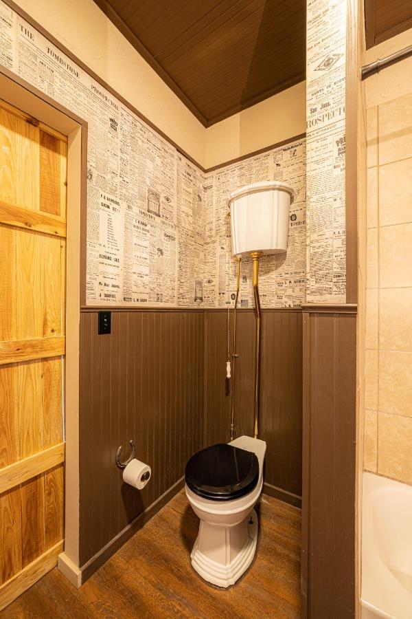 -Pet Friendly- Miners Cabin #6 - King Bed With Private Balcony Tombstone Eksteriør bilde