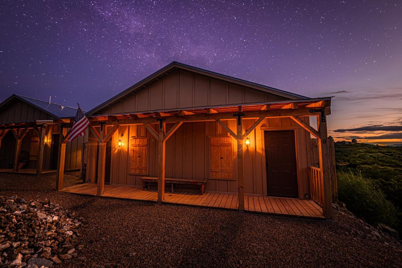 -Pet Friendly- Miners Cabin #6 - King Bed With Private Balcony Tombstone Eksteriør bilde