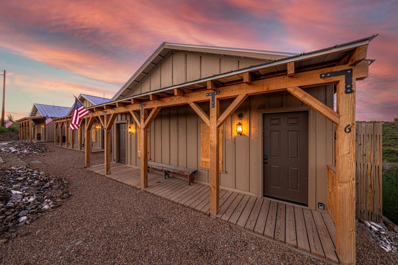 -Pet Friendly- Miners Cabin #6 - King Bed With Private Balcony Tombstone Eksteriør bilde