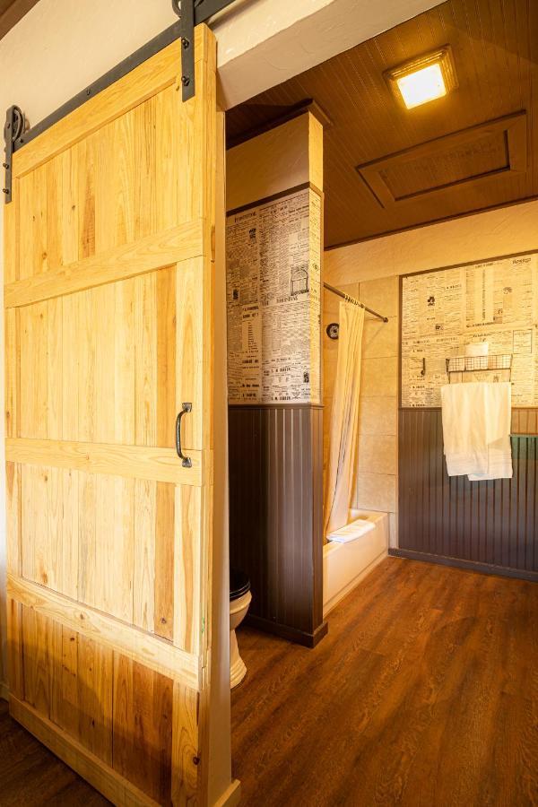 -Pet Friendly- Miners Cabin #6 - King Bed With Private Balcony Tombstone Eksteriør bilde