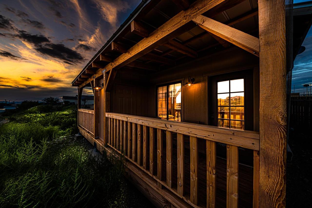 -Pet Friendly- Miners Cabin #6 - King Bed With Private Balcony Tombstone Eksteriør bilde